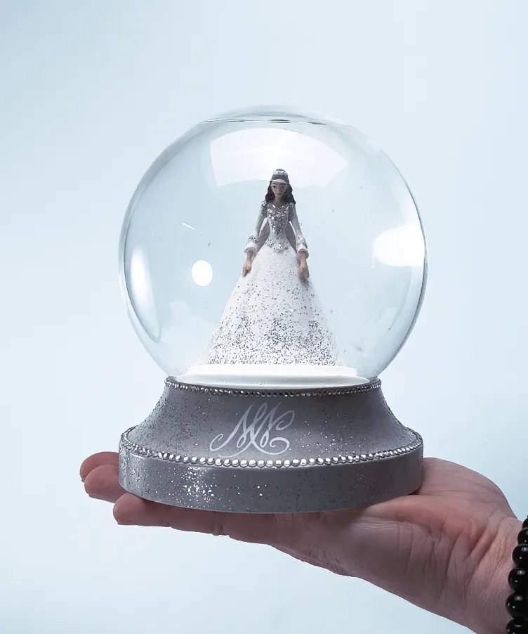 Attakus Prestige Princesse Lacroix boule à neige résine 15 cm
