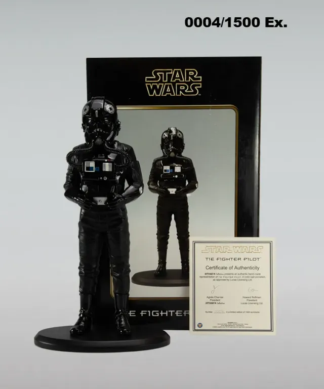Attakus Classique Tie Fighter Pilot 1/5 statuette 41 cm