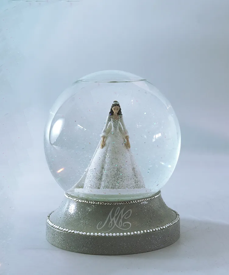 Attakus Prestige Princesse Lacroix boule à neige résine 15 cm