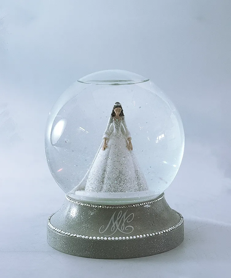 Attakus Prestige Princesse Lacroix boule à neige résine 15 cm