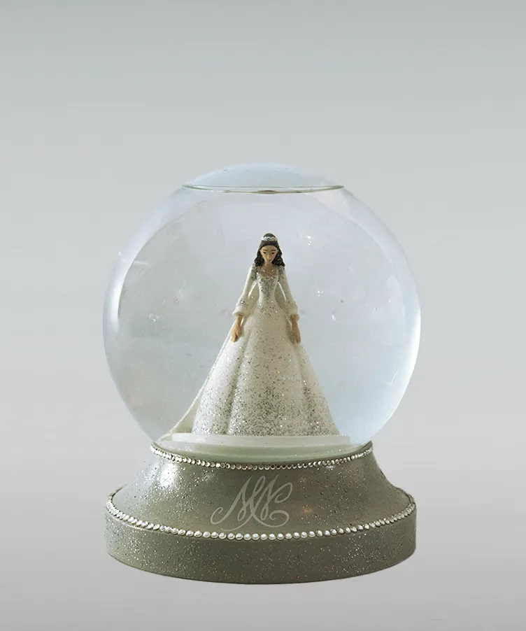 Attakus Prestige Princesse Lacroix boule à neige résine 15 cm