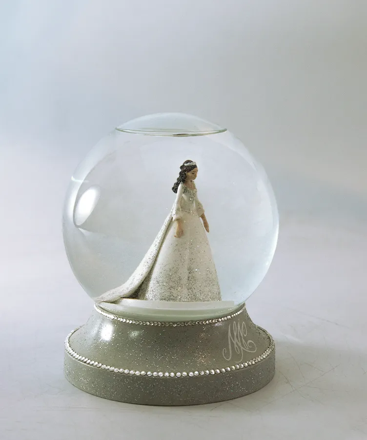 Attakus Prestige Princesse Lacroix boule à neige résine 15 cm